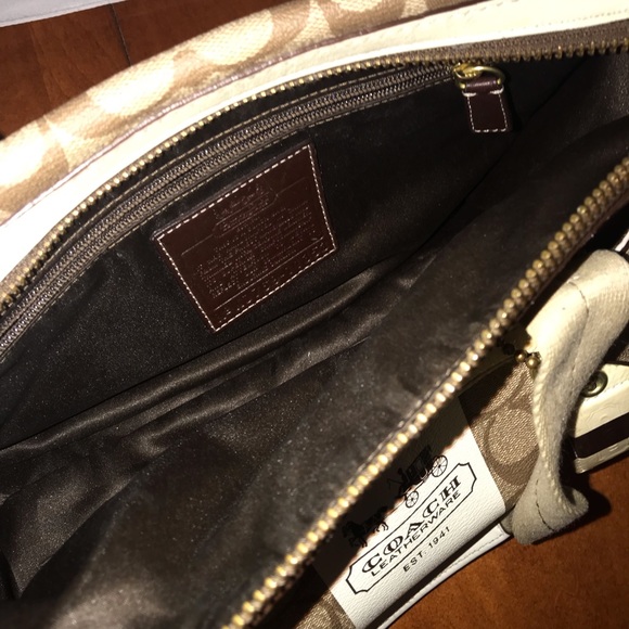 Coach Purse, very lightly used. - Picture 5 of 5